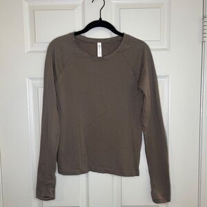 Athleta ‘Momentum Seamless’ Beige Shimmer Long Sleeve Workout Top - Women’s S